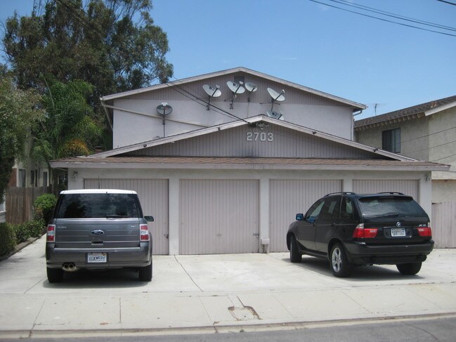 Foto del edificio - 2703 Nelson Ave