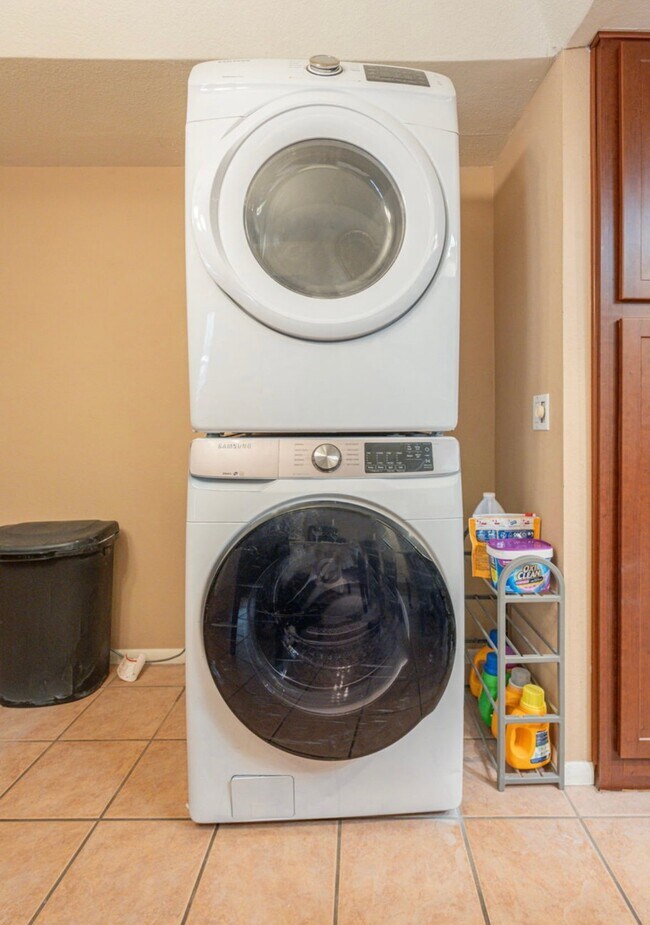 Building Photo - 4211 N 78th Way