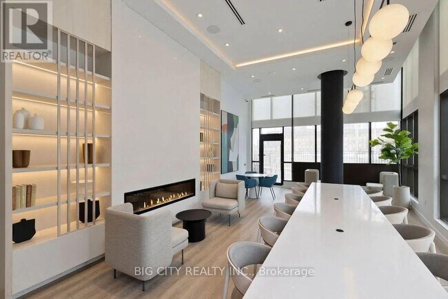 Photo du bâtiment - 325 Yorkland Blvd