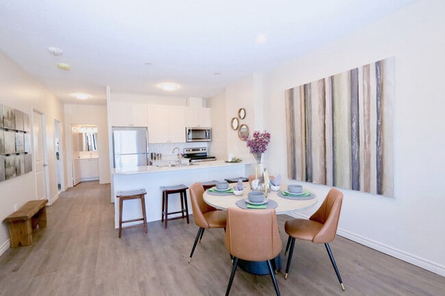 Photo du bâtiment - Opus Apartments and Townhomes