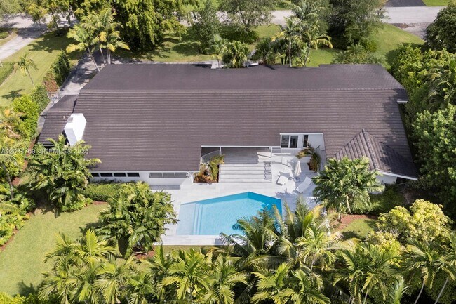 Foto del edificio - 5780 Las Palmas Dr