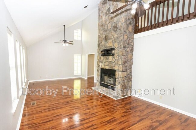 Foto del edificio - 6114 Sasha Ln