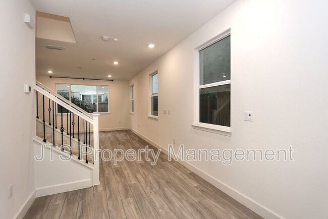 Building Photo - 3542 Nuestra Ave