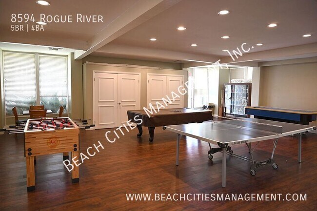 Photo - 8594 Rogue River Ave House