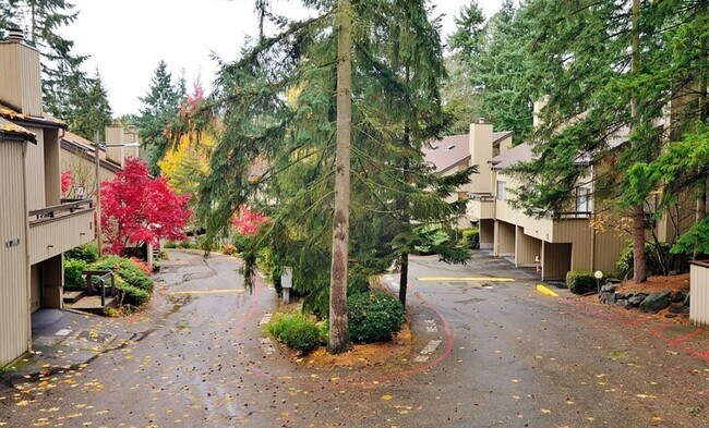 Building Photo - Northup Central Townhome