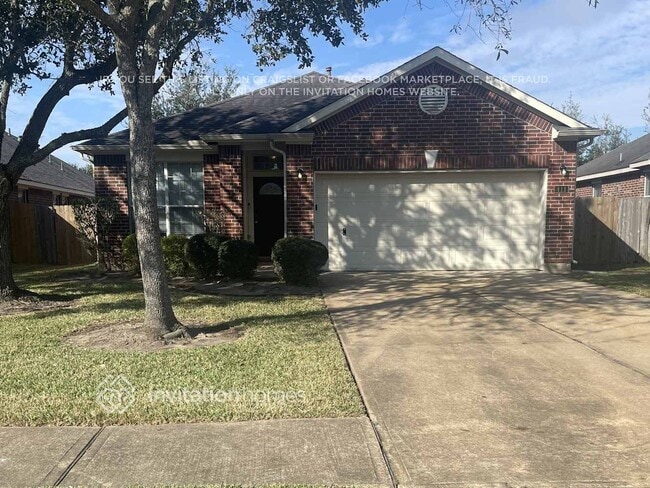 Building Photo - 411 Drake Ln