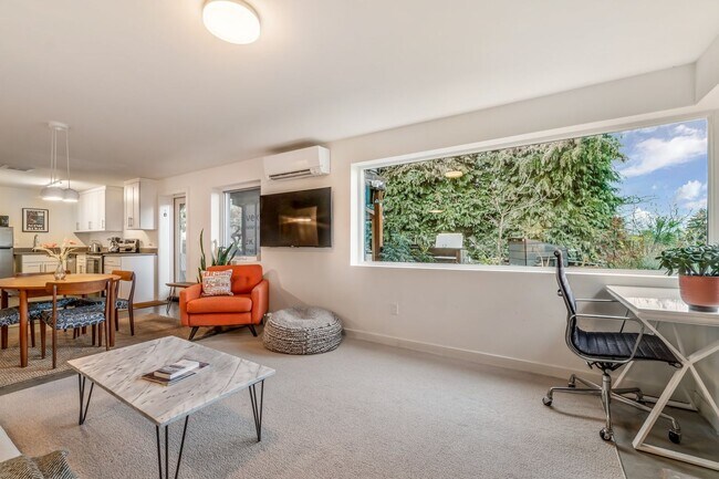 Foto del edificio - Fully Furnished, 2 Bedroom Rental - Great ...