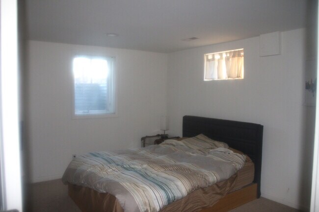 Dormitorio grande - 11116 Orleans Way