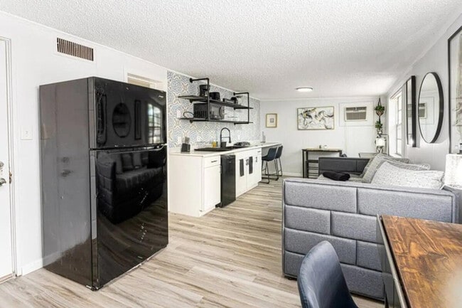 Building Photo - 1204 Co Rd 431