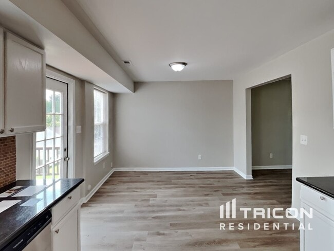 Building Photo - 1521 Clover Ridge Ct