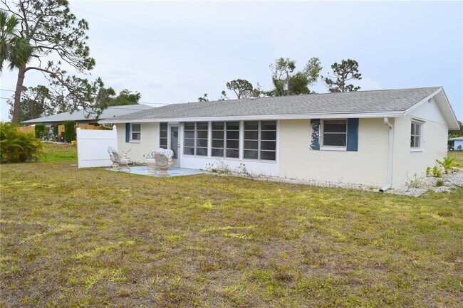 Foto del edificio - 1790 Bluebird Ln