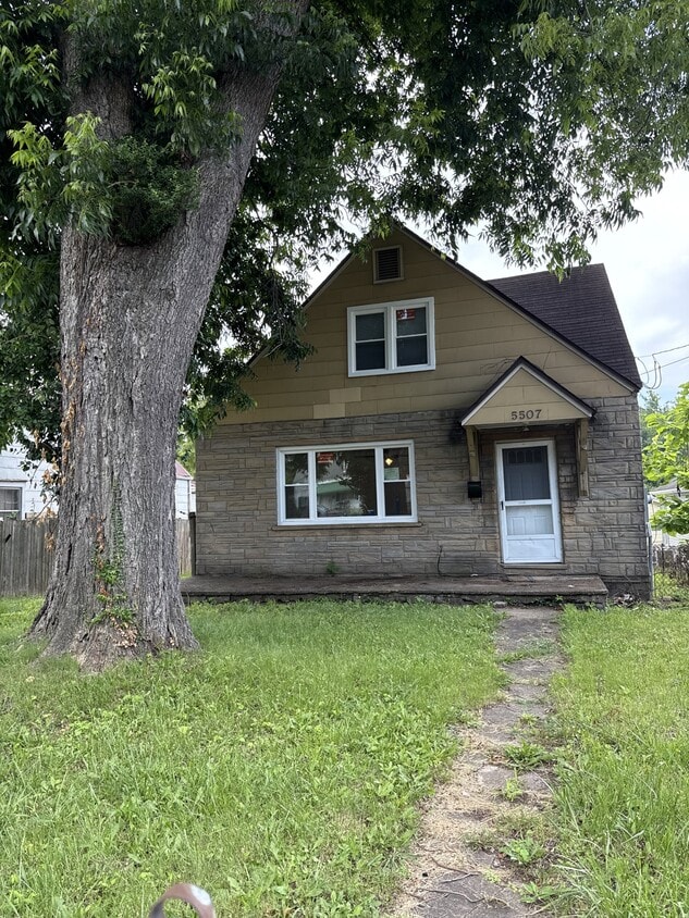 Foto principal - 5507 MacCorkle Ave SW