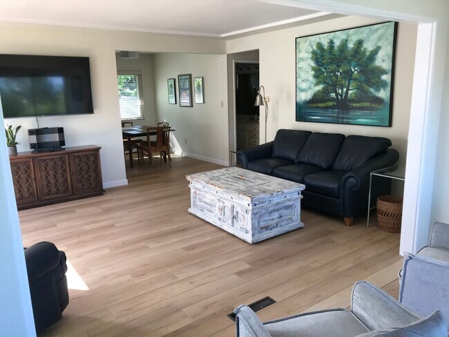 Foto del edificio - 4232 Witherby St