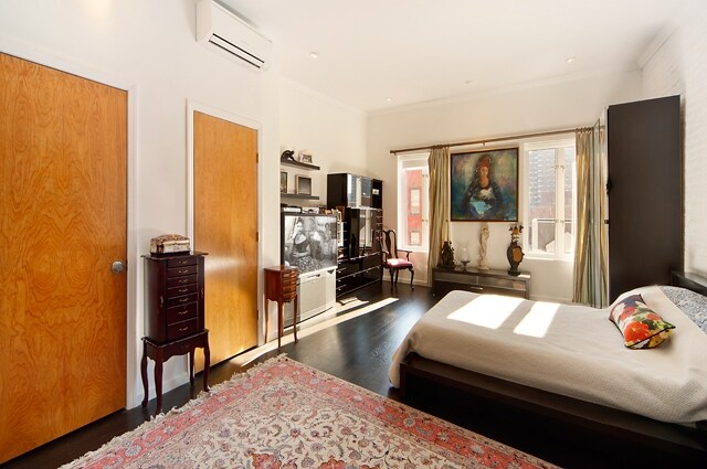  - 251 E 110th St