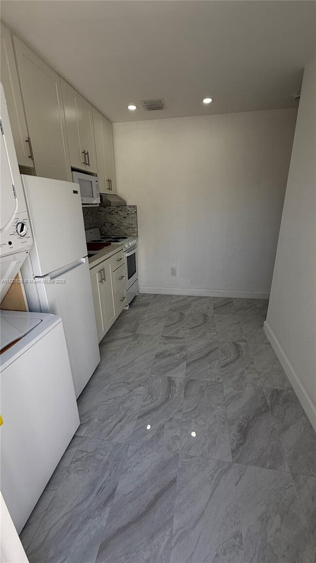 Building Photo - 7804 SW 129th Ct