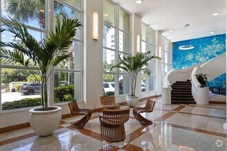 Building Photo - 10350 W Bay Harbor Dr