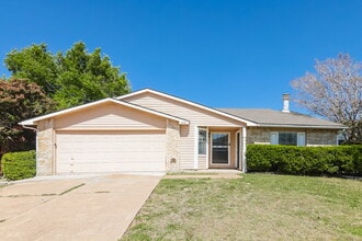 Building Photo - 5609 Powers St