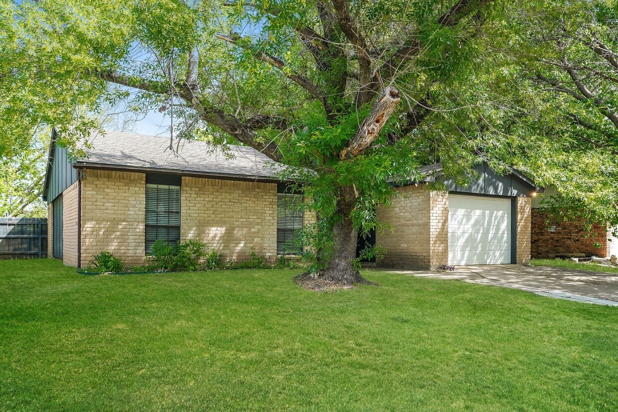 918 Clark Trail, Grand Prairie, TX 75052 - House Rental in Grand ...