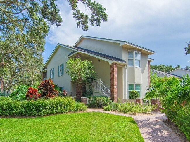 Foto del edificio - 101 Park Shores Cir