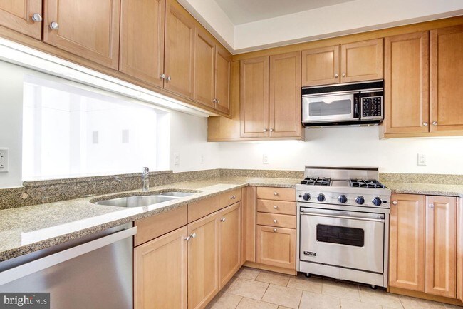 Foto del edificio - 1155 23rd St NW