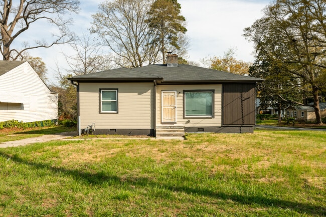 Photo - 1443 Venetian Dr SW House