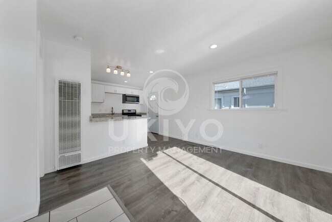 Building Photo - 1440 Chestnut St