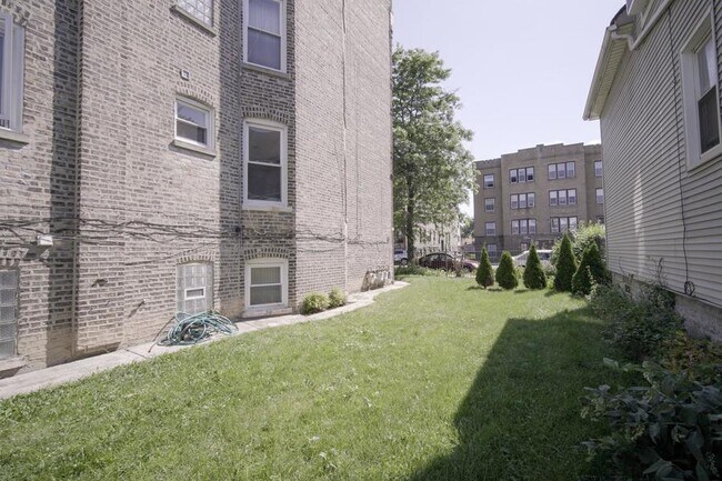 Building Photo - 1936 N Central Park Ave