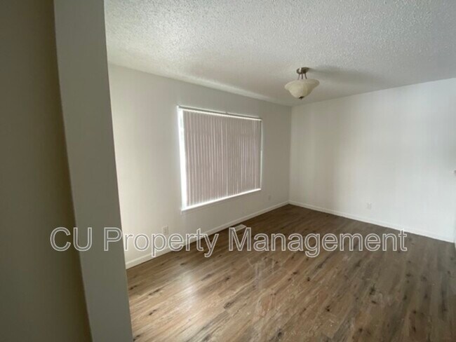 Building Photo - 911 Laura Dr