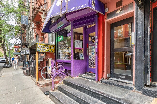 Entrance - 116 Macdougal St