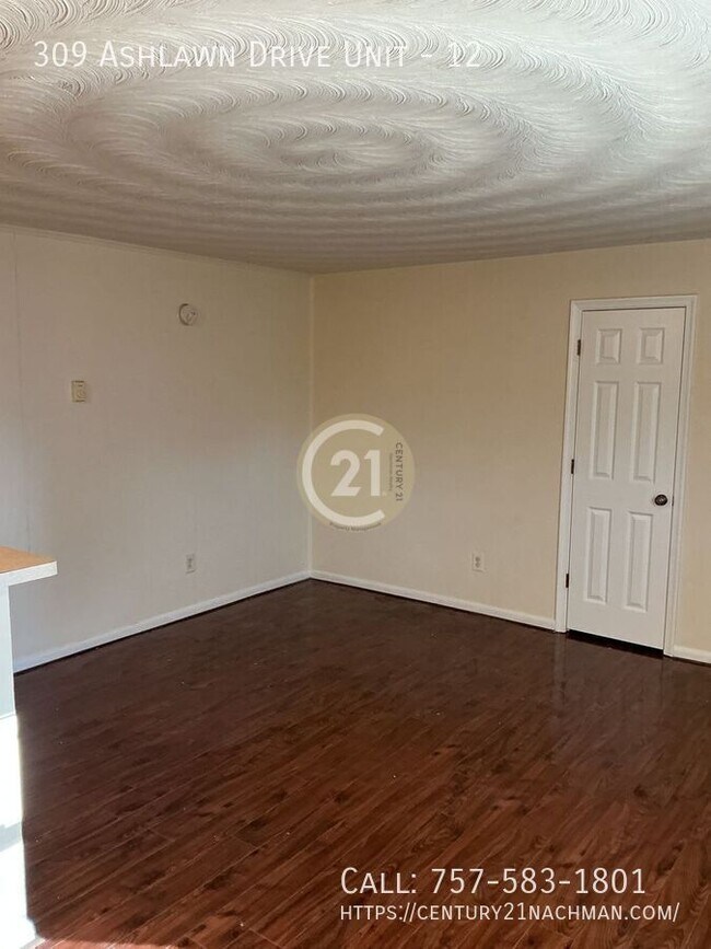 Building Photo - 309 Ashlawn Dr