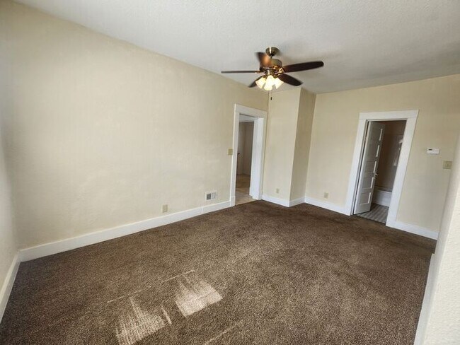 Foto del edificio - 2 Bedroom Home on the Southside