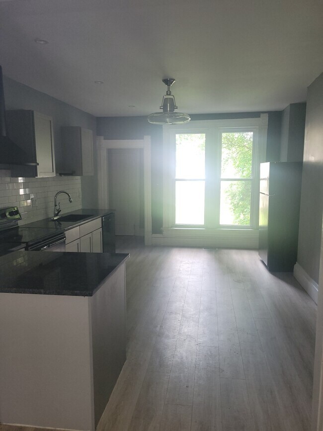 Foto del edificio - 83 N 22nd St