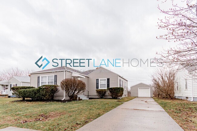 Building Photo - NOW OFFERING $250 OFF THE FIRST FULL MONTH...
