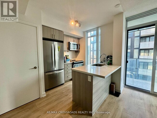 Building Photo - 50 Wellesley St E