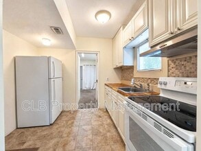 Building Photo - 431 N Grandview Ave