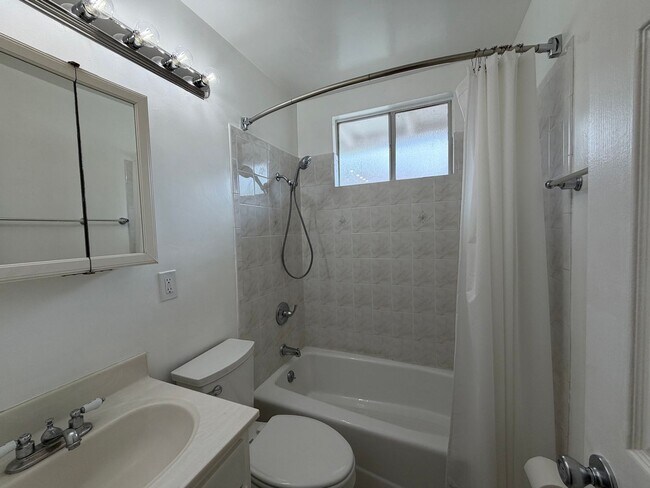 Foto del edificio - Beautiful 3bd house in West Covina