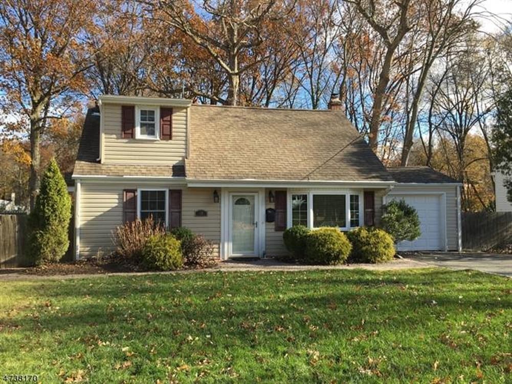 Primary Photo - 16 Manor Rd