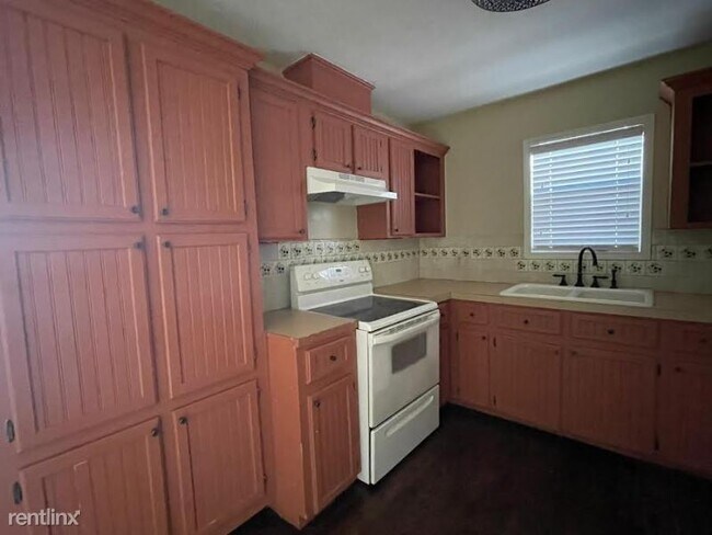 Building Photo - 3 br, 2 bath House - 305 S 4th St