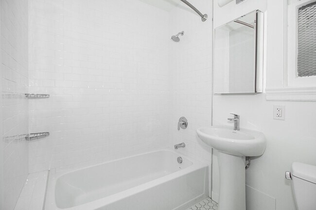 Foto del edificio - 3210 Gough St