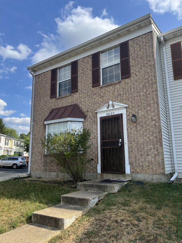 Foto principal - 5827 Suitland Rd