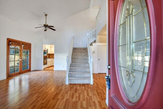 Building Photo - 805 Hawk Ct