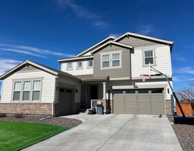 Building Photo - 821 Wildrose Pl