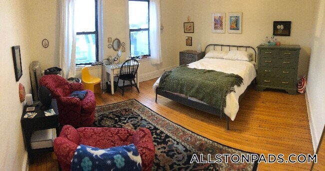 Building Photo - 100 Linden St