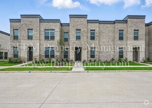 Building Photo - 2113 Luna Dr