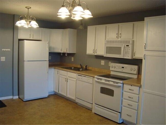 Foto del edificio - 1590 Parkwood Dr