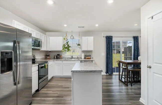 Building Photo - 153 Nicklaus Dr