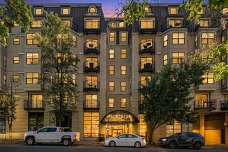 Building Photo - 425 Vine St