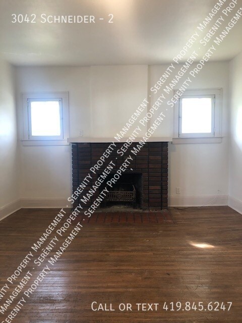 Foto del edificio - Renovated Two Bed Upper Coming Soon!