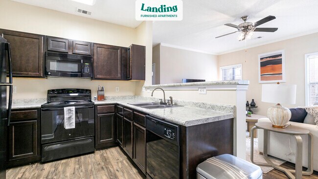 Foto del edificio - 4610 Crowne Lake Cir