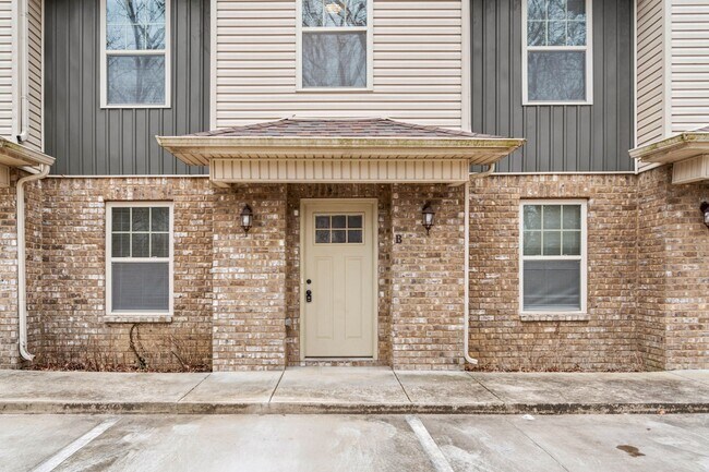 Foto del edificio - 1560 E Knollwood Cir